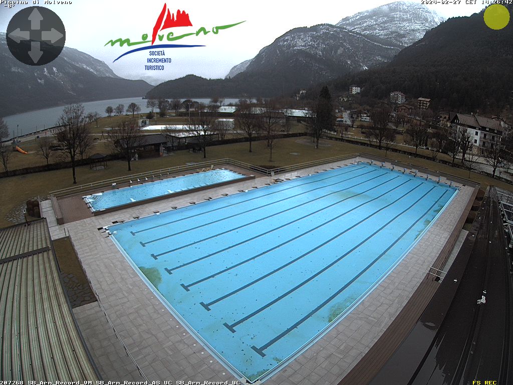 Schwimmbad Molveno: Schwimmbecken mit olympischen Maßen